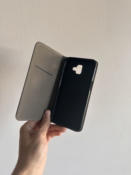 Etui z klapką zamykane czarne do SAMSUNG GALAXY J6 PLUS