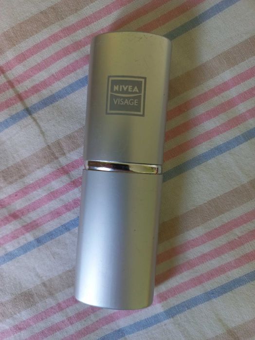 NIVEA Visage pedzel do pudru chowany Idealny do torebki