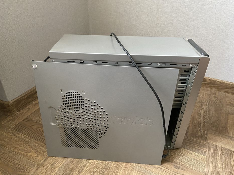 Компьютер для не складних задач.