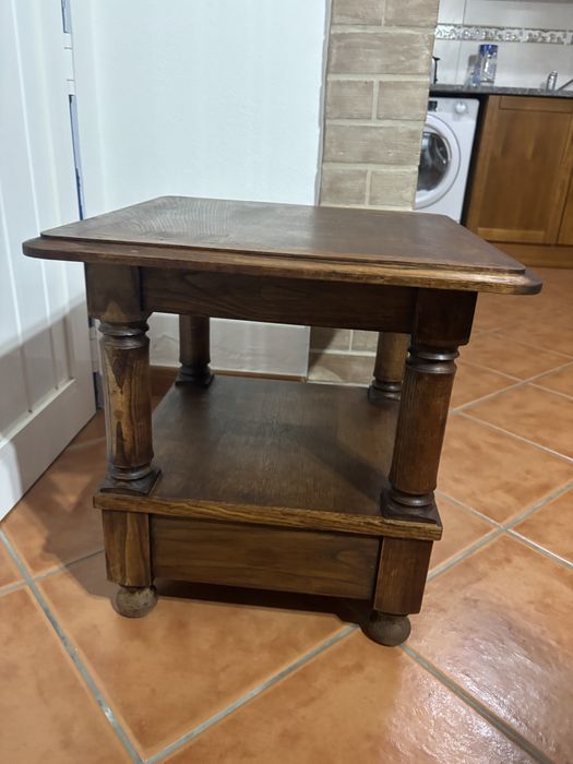 Mesa de apoio de sala