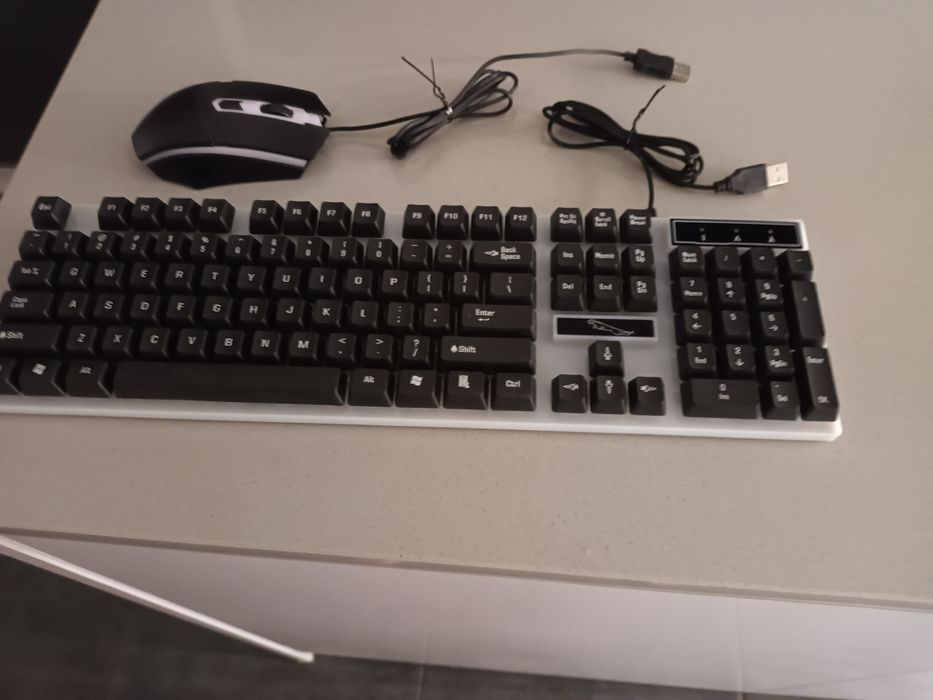 Mouse and Keyboard..425906855593256960