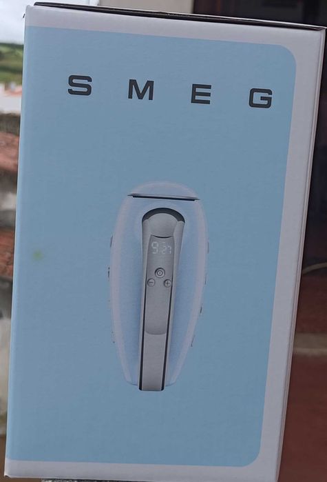 Batedeira Smeg HMF01RDEU NOVA vermelha