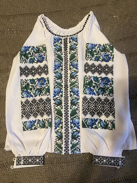 Вишиванка жіноча нова