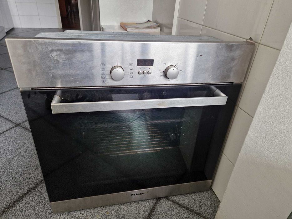 Forno elétrico encastrável Miele
