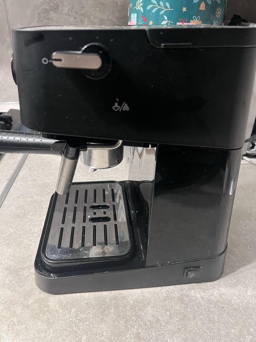 Продам кавоварку De’Longhi EC260