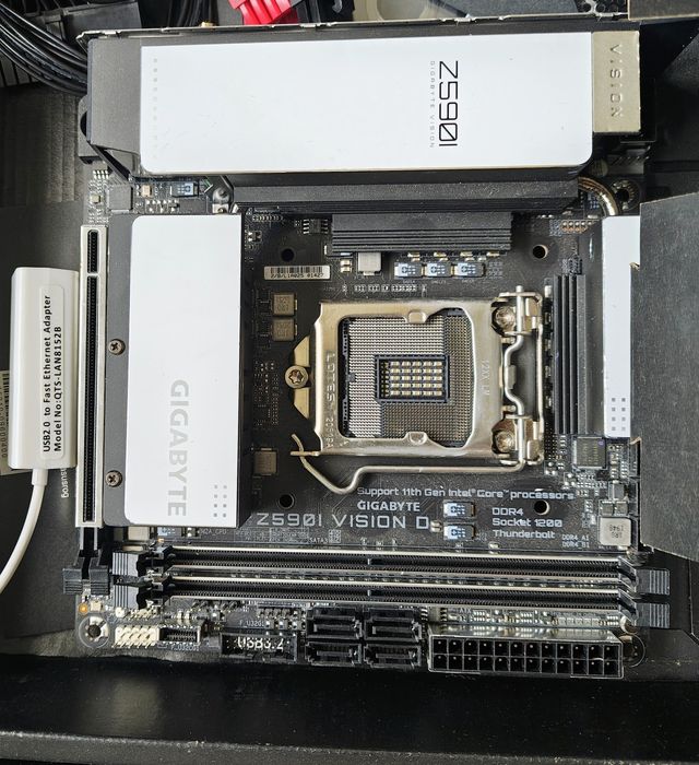 Euphony z590i материнка с предустановленной.