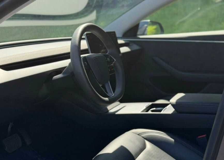 Tesla Model 3 2024