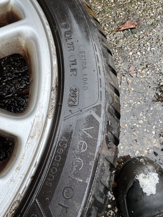 Резина r17 225/45 Goodyear