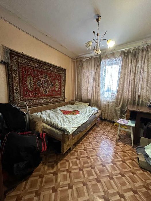 Продам 1 кімнатну гостинку 10 хвилин метро Індустріальна (Пролетарська