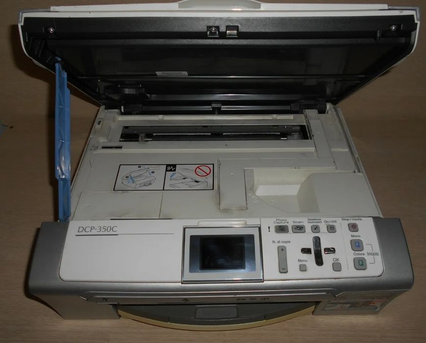 Принтер  на  ЗАПЧАСТИН або користуватися він робочий