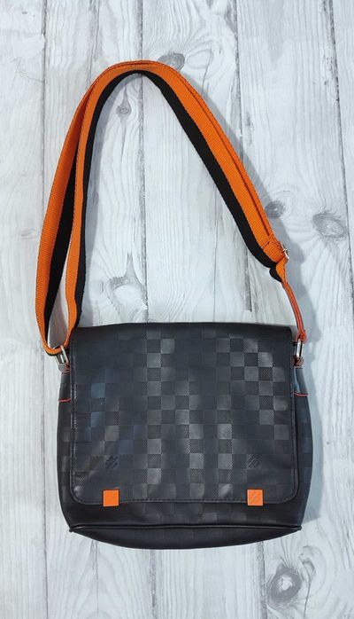 Męska torebka listonoszka LV