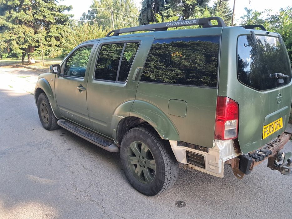 Nissan pathfinder 2.5 tdi