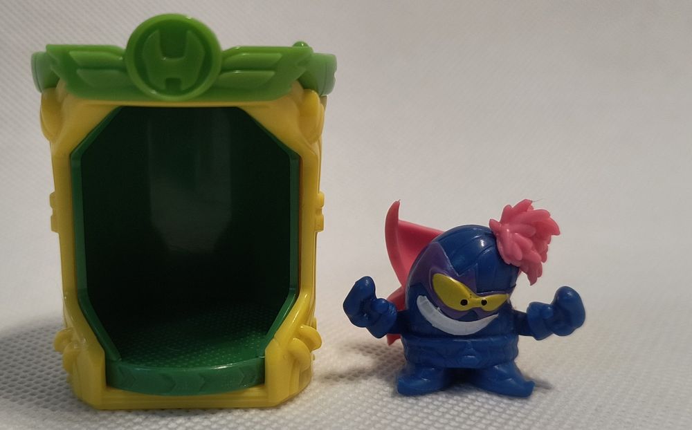 Super Zings kryjówka żółta