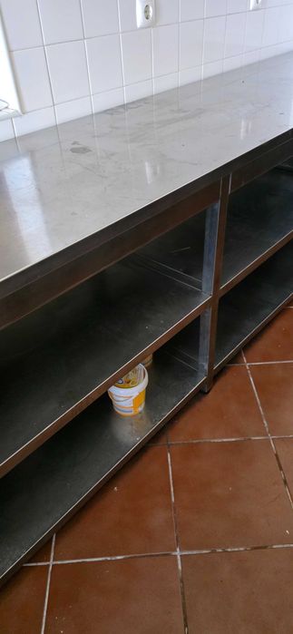 Lote completo de equipamento de café/restaurante - inox, balcões, maquinaria e mobiliário