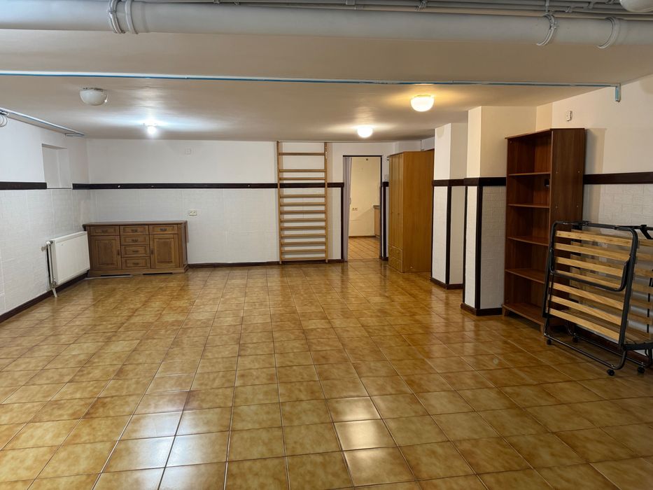 Lokal usługowy/ magazyn w suterenie