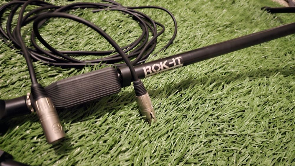 Suporte de microfone ROK-IT + cabo microfone