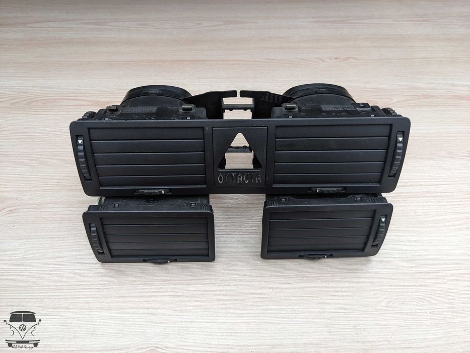 Решетки обдува воздуховод дефлектор Шкода Октавия Тур