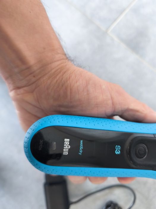 Golarka elektryczna  bezprzewodowa maszynka  Braun S3 3010s wet dry