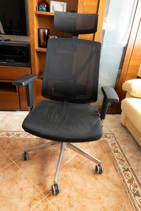 Cadeira de escritório ergonómica