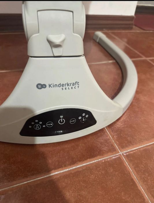 Espreguiçadeira kinderkraft como nova! Tem 5 níveis de movimento, tem ruído branco e outras músicas trás o cabo usb!
