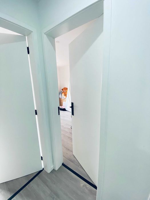 Lacagem de Portas e instalação - Renovação com Acabamento Perfeito