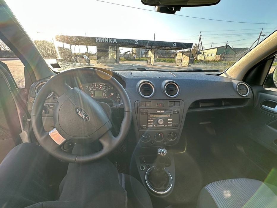 Продам Ford Fusion 1.6 газ- бензин 2011 рік