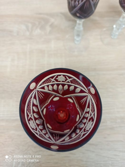 Komplet kryształowych kieliszków – rubinowe, ręcznie szlifowane