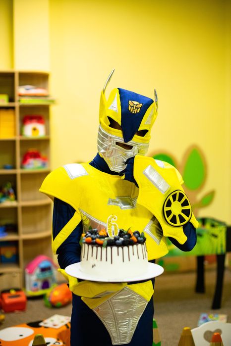 Аніматор Миколаїв/ фольговане шоу/ піньяти/ мильні бульбашки/ ростові