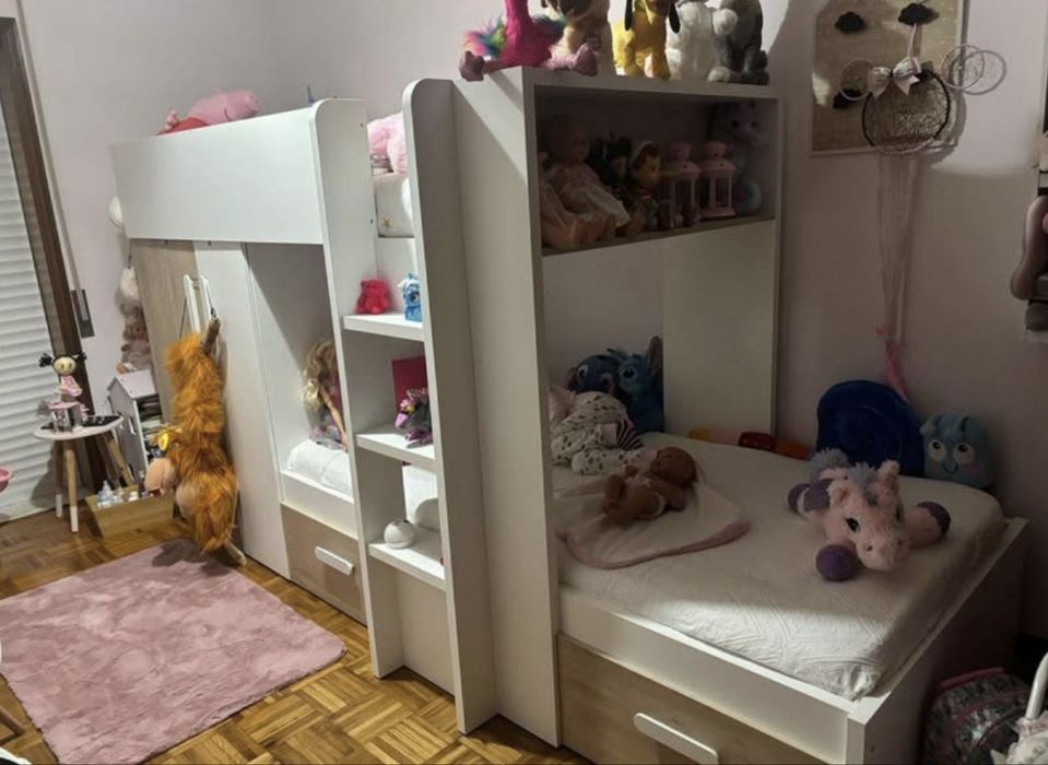 Cama beliche com Roupeiro e colchão