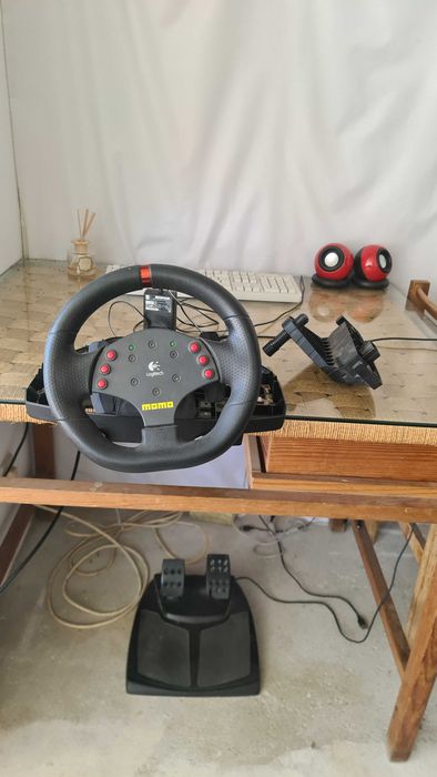 Mesa de Madeira com Vidro