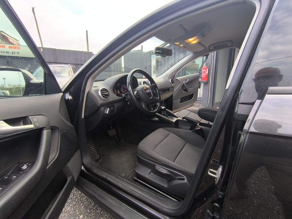 Audi A3 Sportback 1.6TDI Attraction Business Line cx Aut S-Tronic - 12