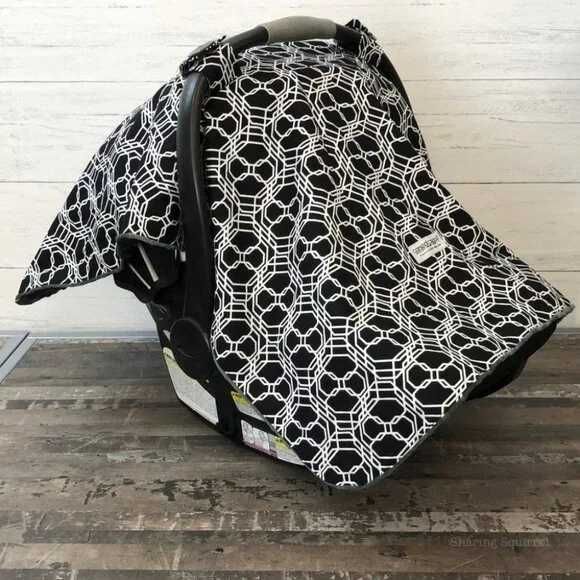 Koc z baldachimem do fotelika samochodowego