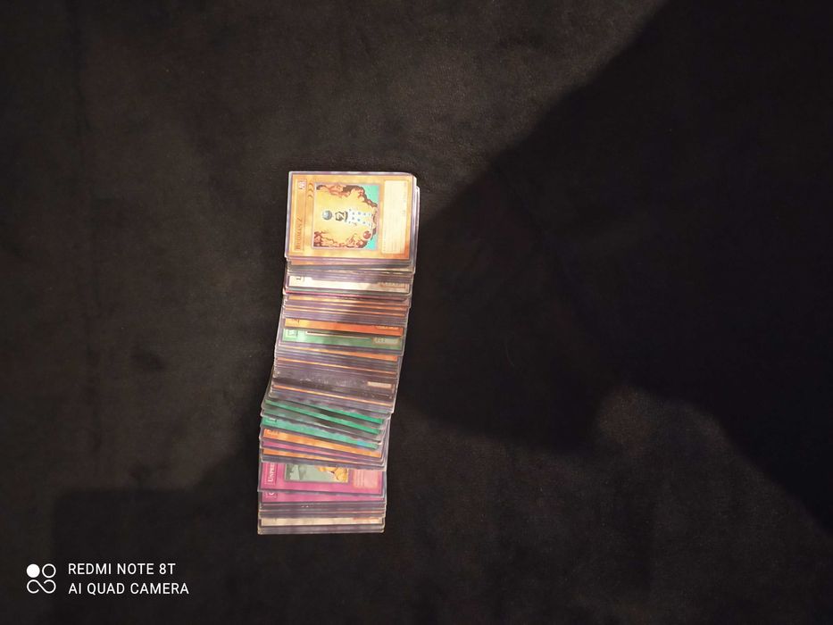 Conjunto cartas Yu-Gi-Oh como novas