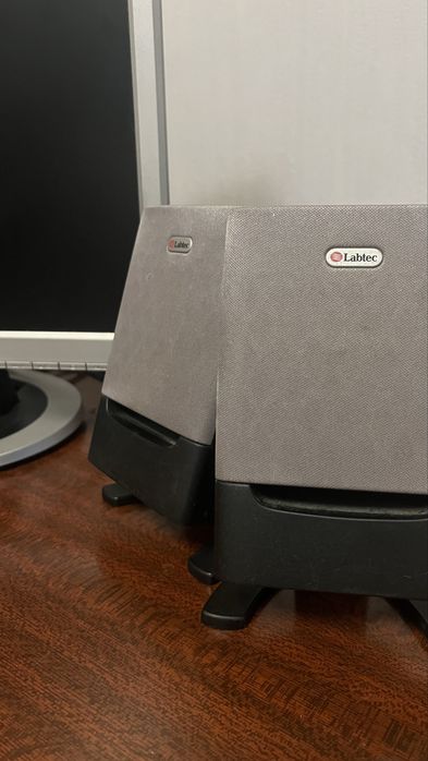 Монітор Samsung; Колонки; камери