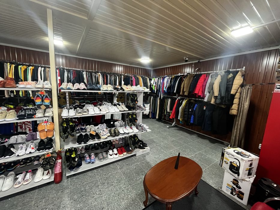 Продаж магазину зі складом