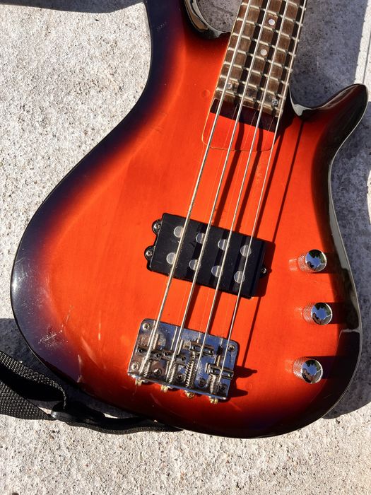 Gitara basowa skyway