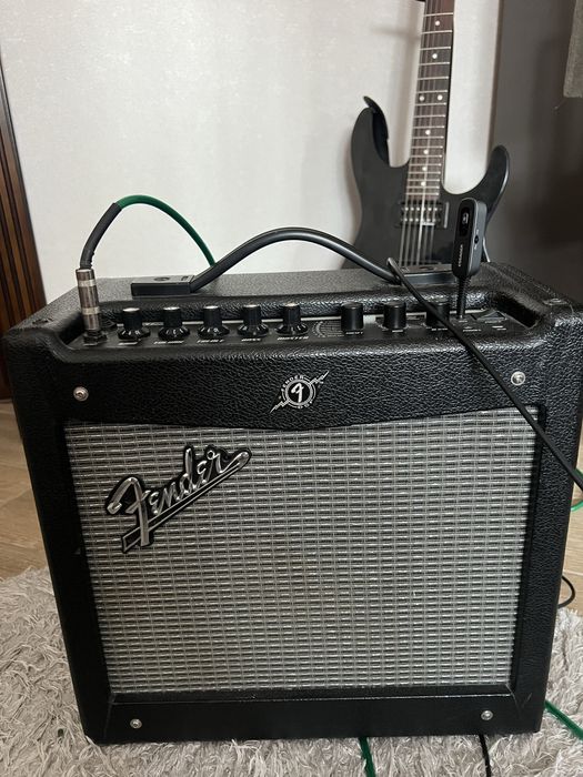 Fender Mustang I V2 гітарний комбопідсилювач /комбік для електрогітари