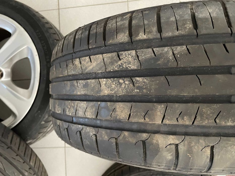 Jantes BMW R17 com pneus em bom estado