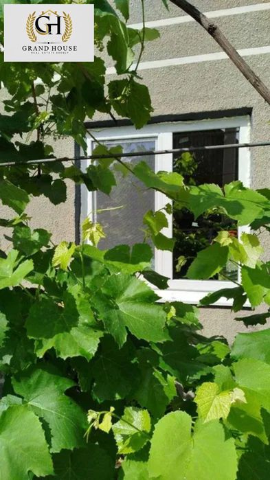 Продам двоповерховий будинок район дитячої обласної лікарні.