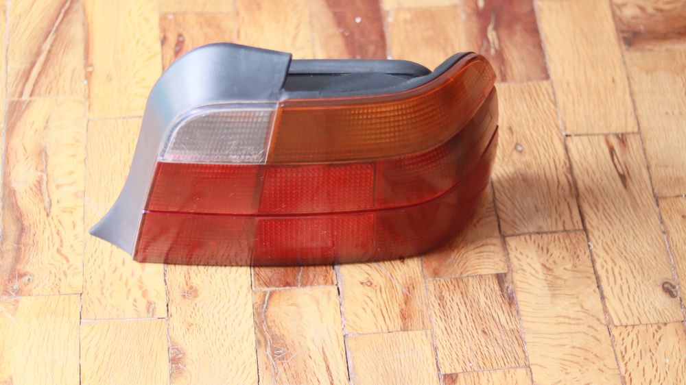 Farolim Traseiro Direito BMW 3 Compact E36 – Original