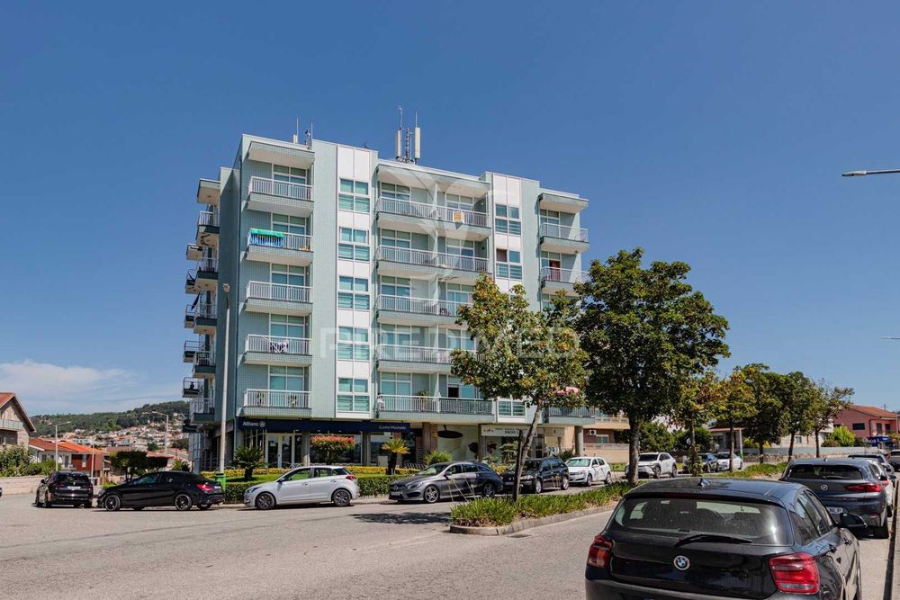 Apartamento T3 com ótima localização em Felgueiras
