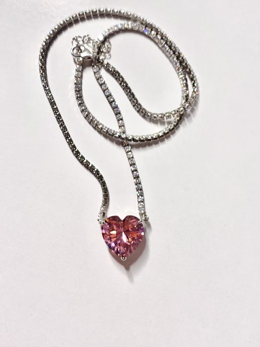 Тенісне кольє з серцем