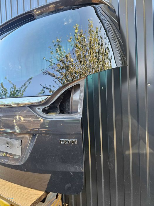 Klapa Tył Opel Zafira C Kod Lakieru Z190