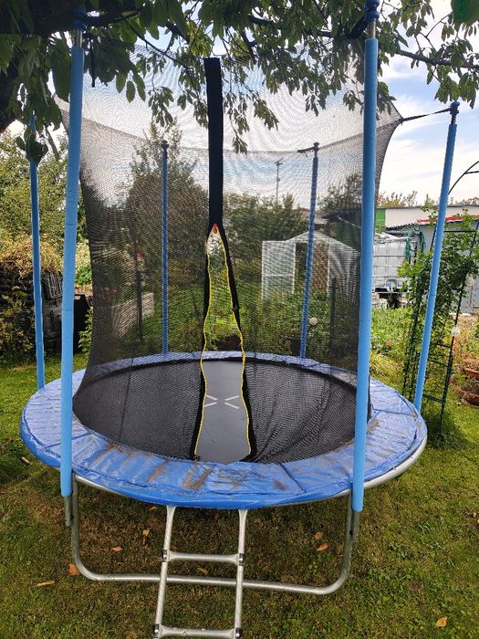 Trampolina 2,5m.