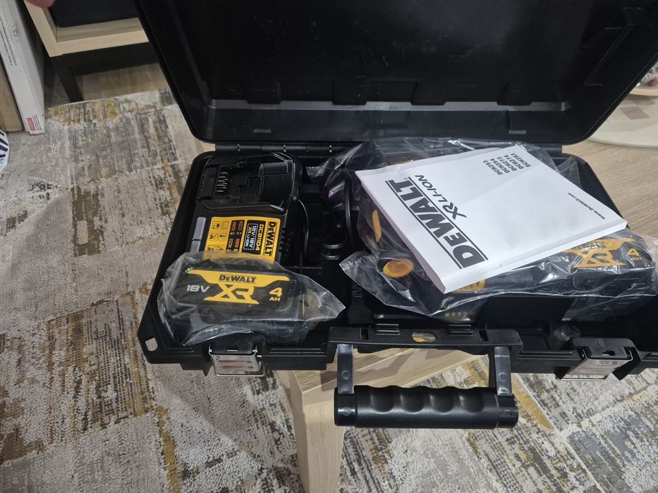 Berbequim de percussão Dewalt XR 18V.