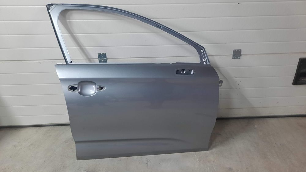 Двері праві передні Citroen C4 B7  kca
