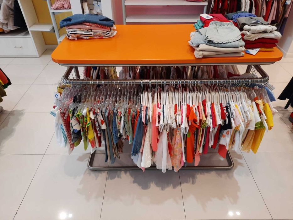 Expositor roupa para pendurar com cruzetas
