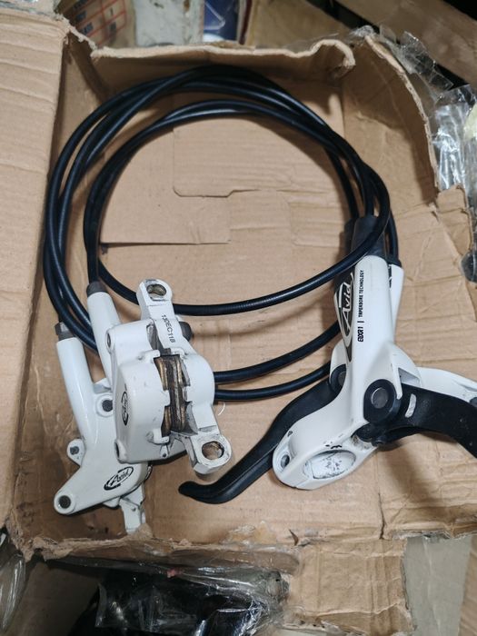 Пара тормозов Avid elixir 1 с дефектом