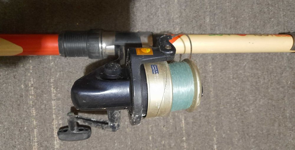 Cana de pesca com pouco uso