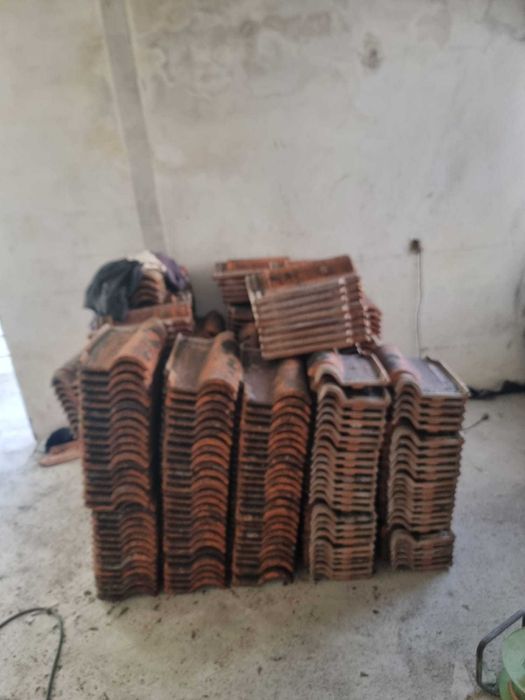 Lote de telhas usadas - Telha Lusa Telhasol 12 Norte Lusoceram